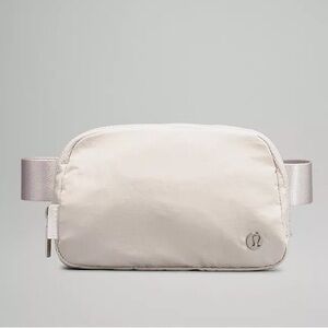 Lululemon Everywhere Belt Bag 1L